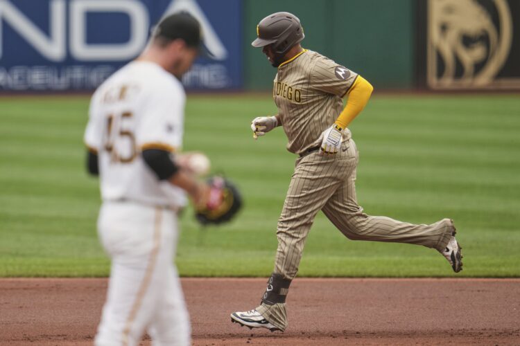 San Diego shuts down Pittsburgh